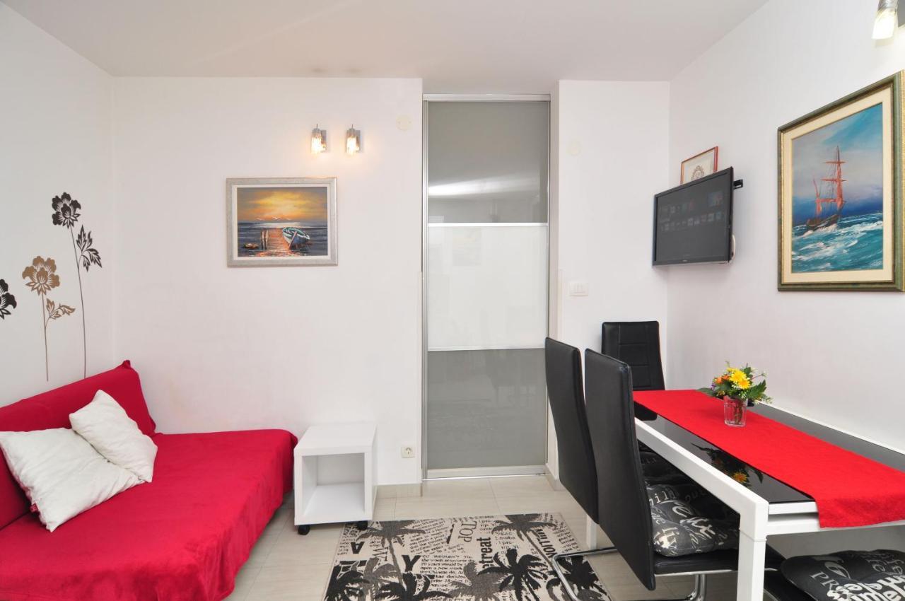 Full Equipped Flat Close To All Split Exterior foto