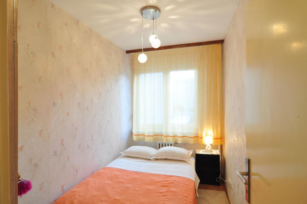 Full Equipped Flat Close To All Split Exterior foto
