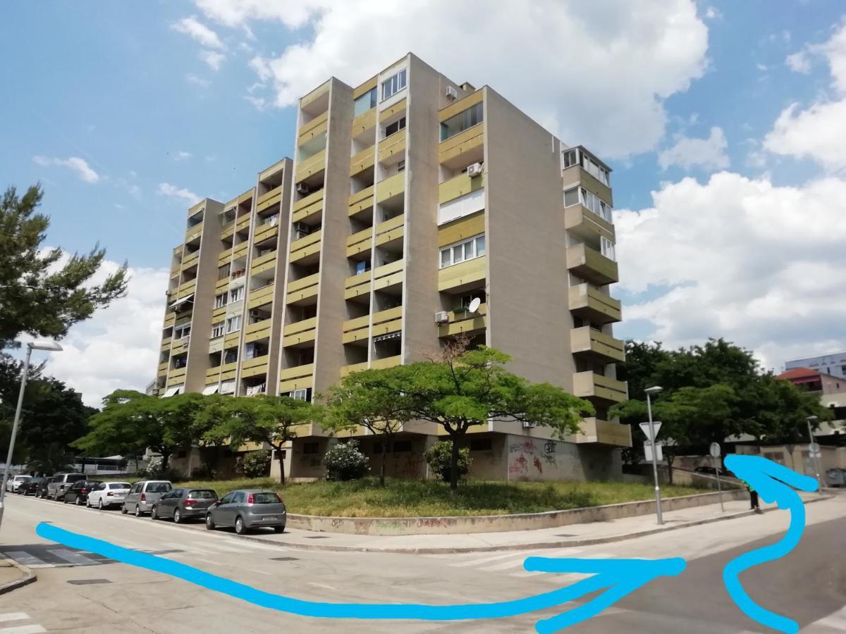 Full Equipped Flat Close To All Split Exterior foto